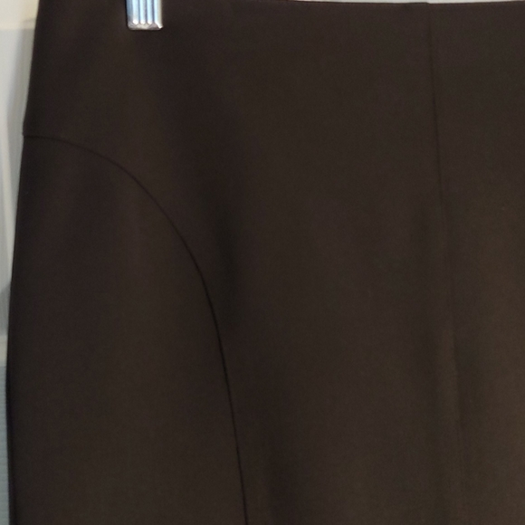 Jupe Courte Vertigo Paris – Stretch Knit, Taille 8/40, Marron, Ourlet Cranté